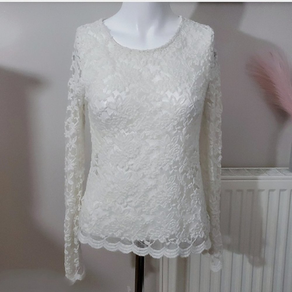 Forever 21 Lace Scalloped Long Sleeved top- white/cream- S